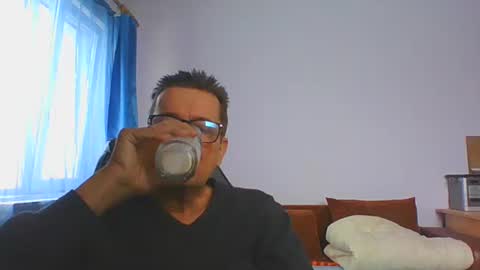 Snapshot of ulmeni7 chatting on January 7, 11:56 am ulmeni7 online show from January 7, 11:56 am