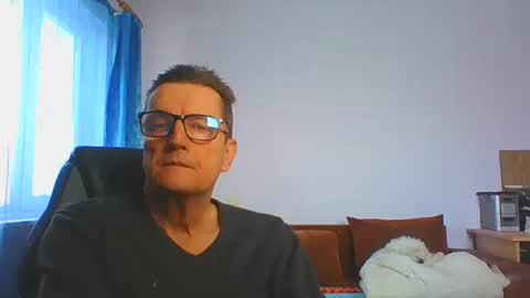 Snapshot of ulmeni7 chatting on January 9, 7:11 am ulmeni7 online show from January 9, 7:11 am