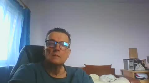 Snapshot of ulmeni7 chatting on February 16, 7:37 am ulmeni7 online show from February 16, 7:37 am