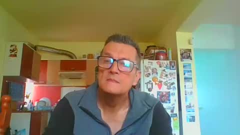 ulmeni7 online show from April 13, 10:10 am