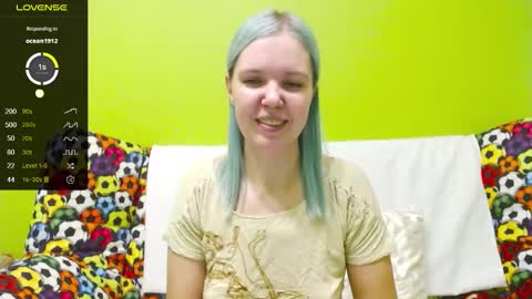Snapshot of ultra_meow chatting on January 22, 11:43 pm Roxy online show from January 22, 11:43 pm