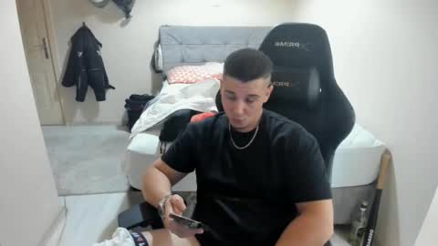 Snapshot of ulxer chatting on September 20, 6:42 pm hi im mike tyson -  online show from September 20, 6:42 pm