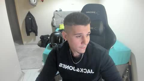 Snapshot of ulxer chatting on October 11, 6:50 pm hi im mike tyson -  online show from October 11, 6:50 pm