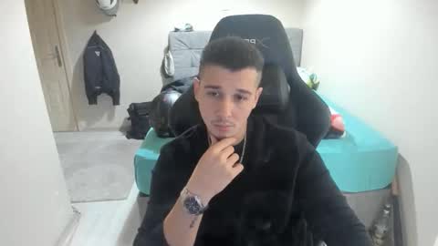 Snapshot of ulxer chatting on October 15, 5:57 pm hi im mike tyson -  online show from October 15, 5:57 pm