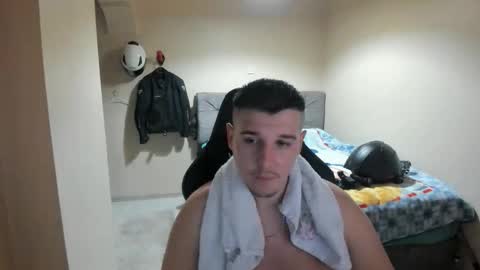 Snapshot of ulxer chatting on April 4, 7:11 pm hi im mike tyson - online show from April 4, 7:11 pm