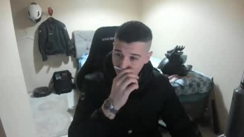 Snapshot of ulxer chatting on April 23, 9:17 pm hi im mike tyson - online show from April 23, 9:17 pm