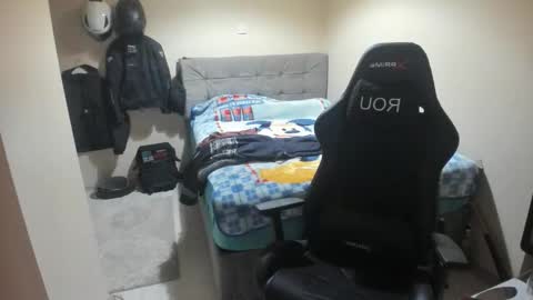 Snapshot of ulxer chatting on April 27, 7:12 pm hi im mike tyson - online show from April 27, 7:12 pm