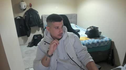 Snapshot of ulxer chatting on April 30, 6:36 pm hi im mike tyson - online show from April 30, 6:36 pm