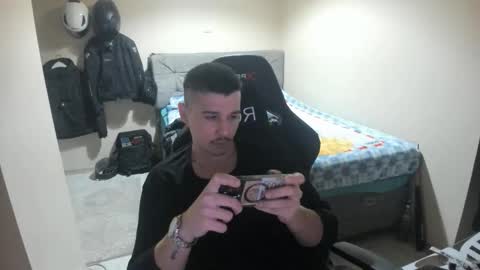 Snapshot of ulxer chatting on May 3, 7:31 pm hi im mike tyson - online show from May 3, 7:31 pm