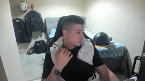 Snapshot of ulxer chatting on May 14, 7:53 pm hi im mike tyson - online show from May 14, 7:53 pm