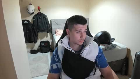 Snapshot of ulxer chatting on May 17, 6:37 pm hi im mike tyson - online show from May 17, 6:37 pm