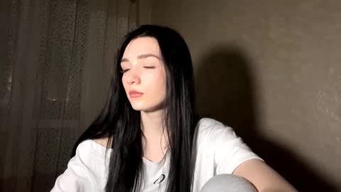 Isobelle lisi online show from January 18, 12:31 pm