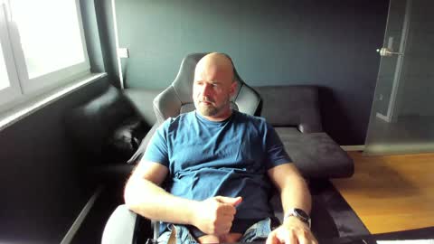 Snapshot of uncle_bear chatting on May 21, 12:01 pm Uncle Bear online show from May 21, 12:01 pm