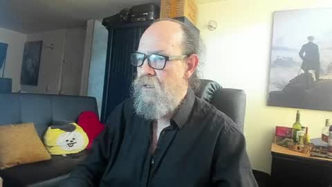 Uncle Hottie online show from June 4, 4:46 pm