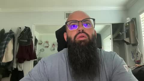 uncutbeard129840 online show from February 5, 12:15 am