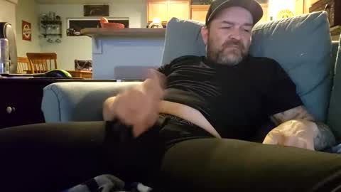 Snapshot of uncutbull541 chatting on October 20, 5:41 am uncutbull541 online show from October 20, 5:41 am