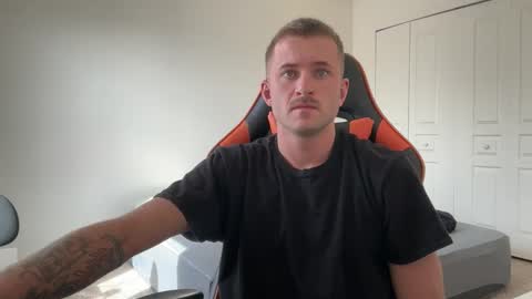 uncutcockassboi online show from February 11, 5:07 pm