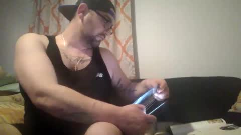 Snapshot of uncutfun8 chatting on February 25, 12:14 am Thick uncut Greek online show from February 25, 12:14 am