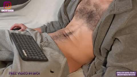 Snapshot of uncutgerman420 chatting on February 13, 11:15 pm Mister Uncut online show from February 13, 11:15 pm