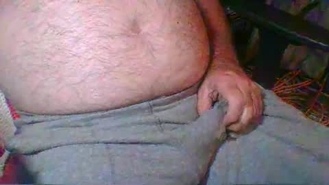 Snapshot of uncutmike7x5 chatting on December 8, 1:25 pm uncutmike7x5 online show from December 8, 1:25 pm