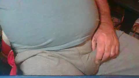 Snapshot of uncutmike7x5 chatting on December 22, 1:12 am uncutmike7x5 online show from December 22, 1:12 am