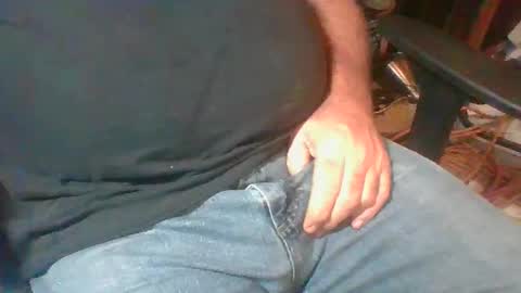 Snapshot of uncutmike7x5 chatting on January 15, 9:09 pm uncutmike7x5 online show from January 15, 9:09 pm