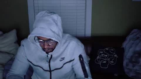 undecidedflame online show from February 5, 10:09 am