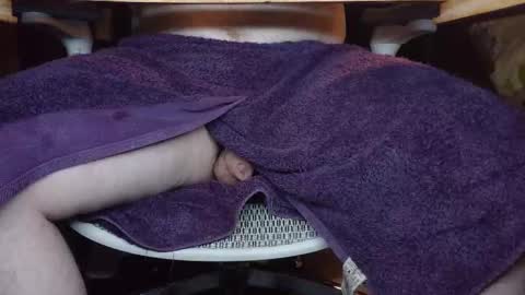 Under the desk online show from December 21, 9:55 pm