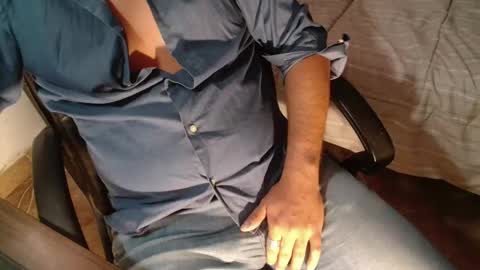 Snapshot of under_thedesk chatting on September 24, 7:39 pm Giov online show from September 24, 7:39 pm