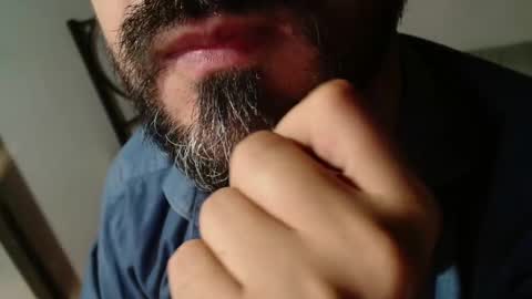 Snapshot of under_thedesk chatting on September 25, 7:50 pm Giov online show from September 25, 7:50 pm