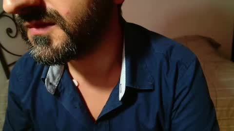 Snapshot of under_thedesk chatting on October 15, 8:31 pm Giov online show from October 15, 8:31 pm