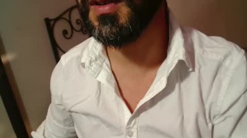 Snapshot of under_thedesk chatting on October 26, 7:42 pm Giov online show from October 26, 7:42 pm