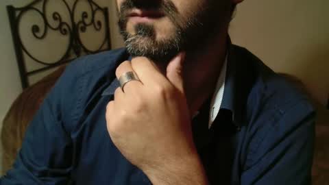 Snapshot of under_thedesk chatting on November 11, 4:51 pm Giov online show from November 11, 4:51 pm