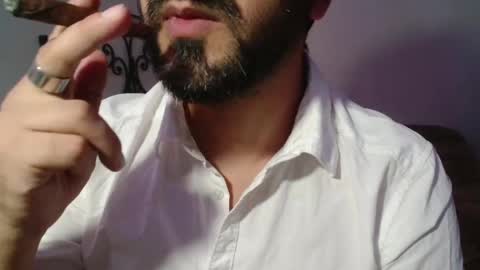 Snapshot of under_thedesk chatting on November 12, 5:13 pm Giov online show from November 12, 5:13 pm