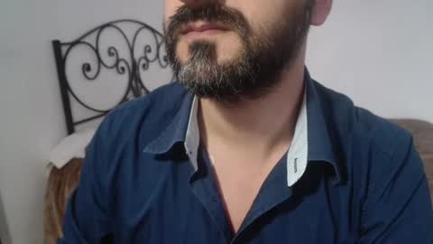 Snapshot of under_thedesk chatting on November 24, 10:48 am Giov online show from November 24, 10:48 am