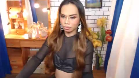 Molly online show from February 2, 5:00 pm