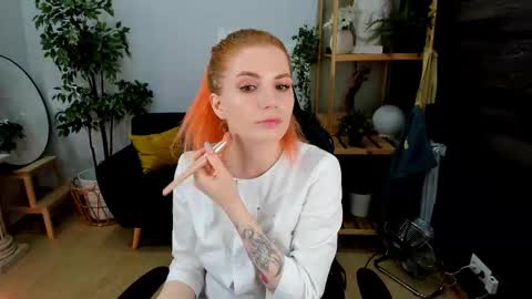 Snapshot of unicent chatting on February 9, 6:37 pm Call me Mira thumbs up its make me happy online show from February 9, 6:37 pm