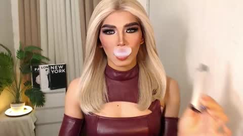 Miss Andrea online show from November 24, 7:35 pm