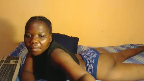 Snapshot of uniquebony chatting on February 9, 11:25 pm UNIQUEBONY online show from February 9, 11:25 pm
