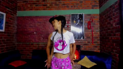 Snapshot of universal_sexx chatting on December 27, 4:36 am ESTRELLA - JACKSSON - MICHAEL - LUCERO online show from December 27, 4:36 am