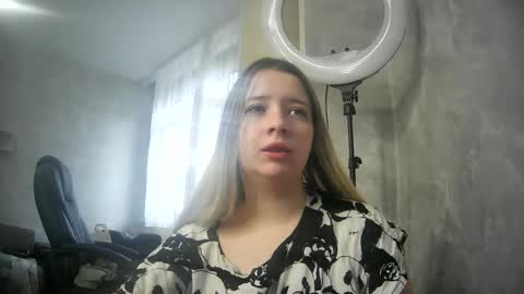 UniverseEmily online show from October 30, 6:04 am
