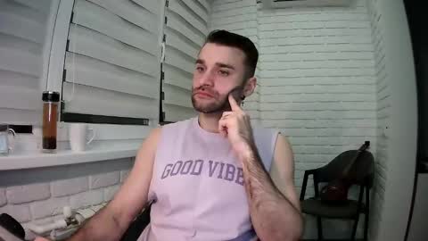 Snapshot of unnknow2024 chatting on April 8, 6:19 pm SlavaVibes online show from April 8, 6:19 pm