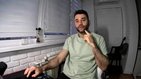 Snapshot of unnknow2024 chatting on April 11, 4:55 pm SlavaVibes online show from April 11, 4:55 pm