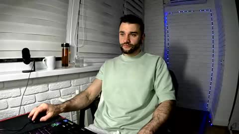 Snapshot of unnknow2024 chatting on April 17, 6:55 pm SlavaVibes online show from April 17, 6:55 pm