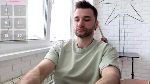 Snapshot of unnknow2024 chatting on May 18, 8:09 am SlavaVibes online show from May 18, 8:09 am