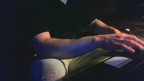 untouchableace84 online show from April 1, 12:44 am