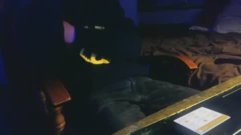 untouchableace84 online show from April 5, 12:52 am