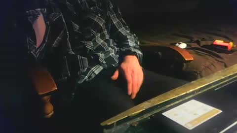 untouchableace84 online show from April 11, 1:43 am