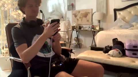 Stepbro online show from February 3, 5:35 pm