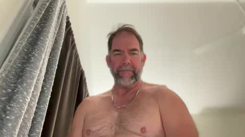 Snapshot of uott2play chatting on December 16, 10:29 am uott2play online show from December 16, 10:29 am